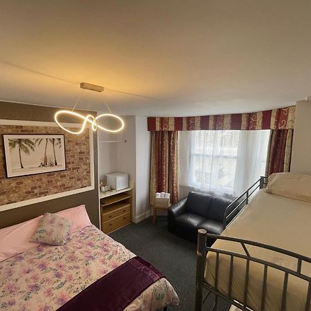 Backpackers Blackpool Hotel & Suites Экстерьер фото