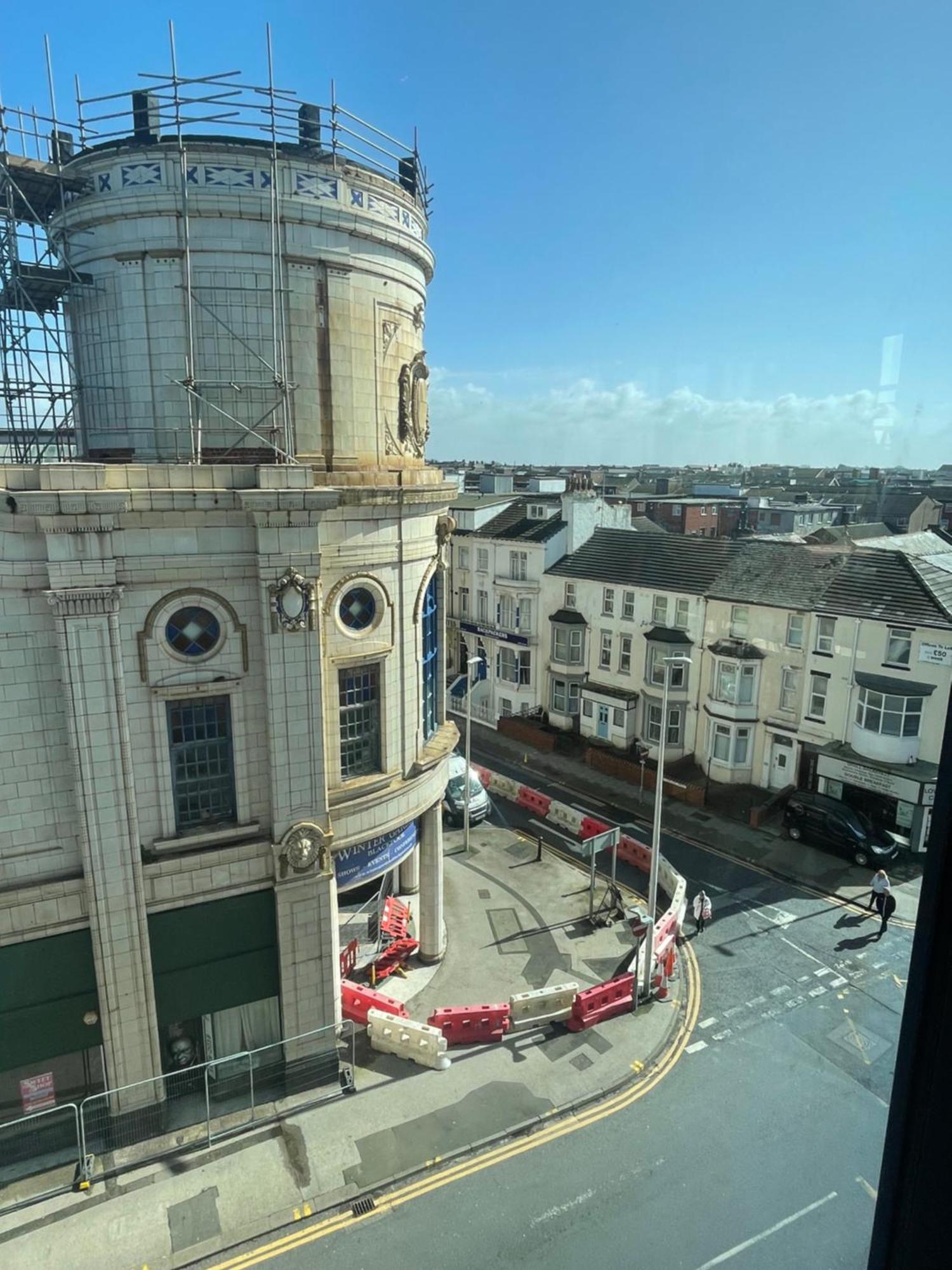 Backpackers Blackpool Hotel & Suites Экстерьер фото