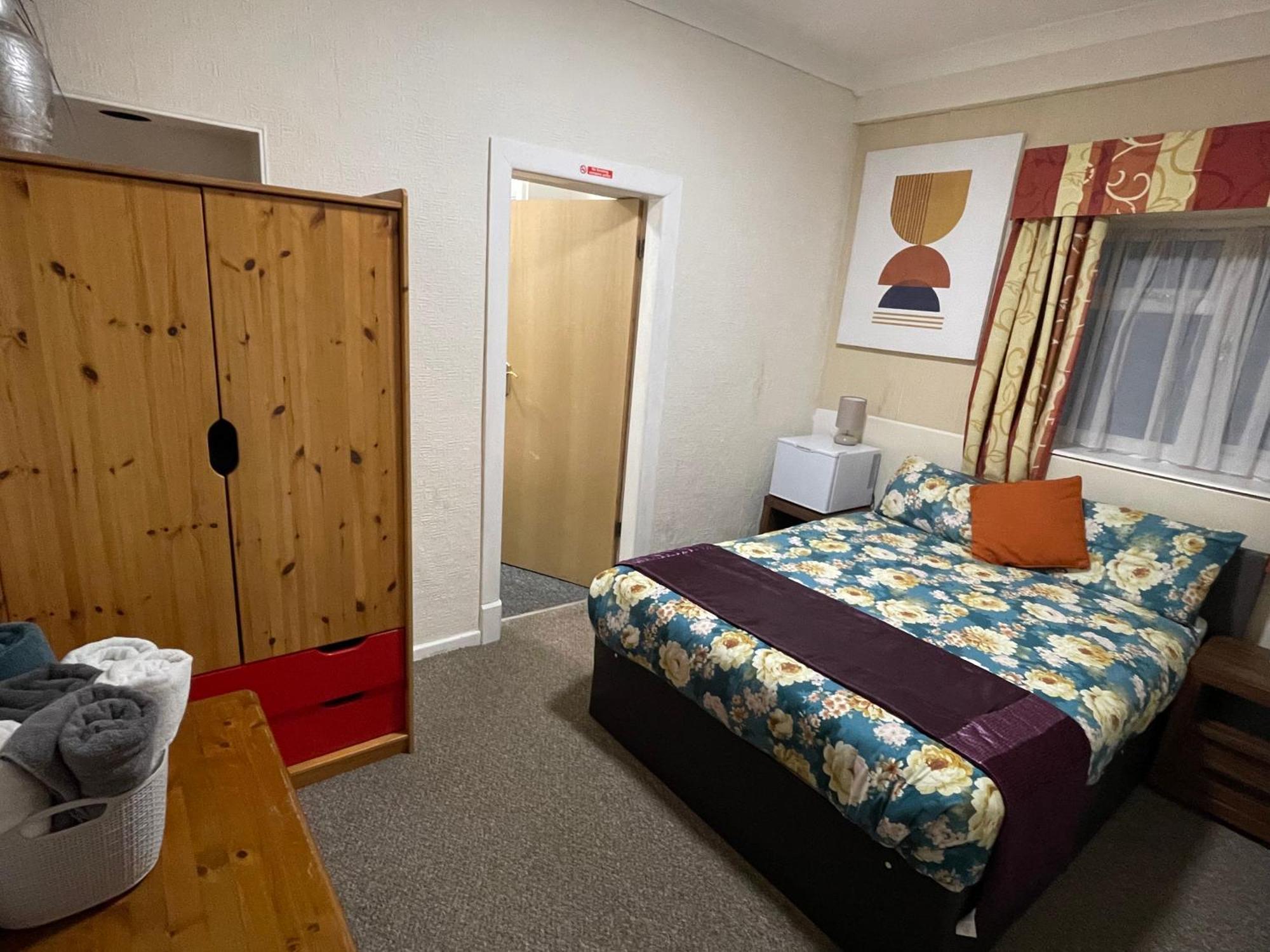 Backpackers Blackpool Hotel & Suites Экстерьер фото