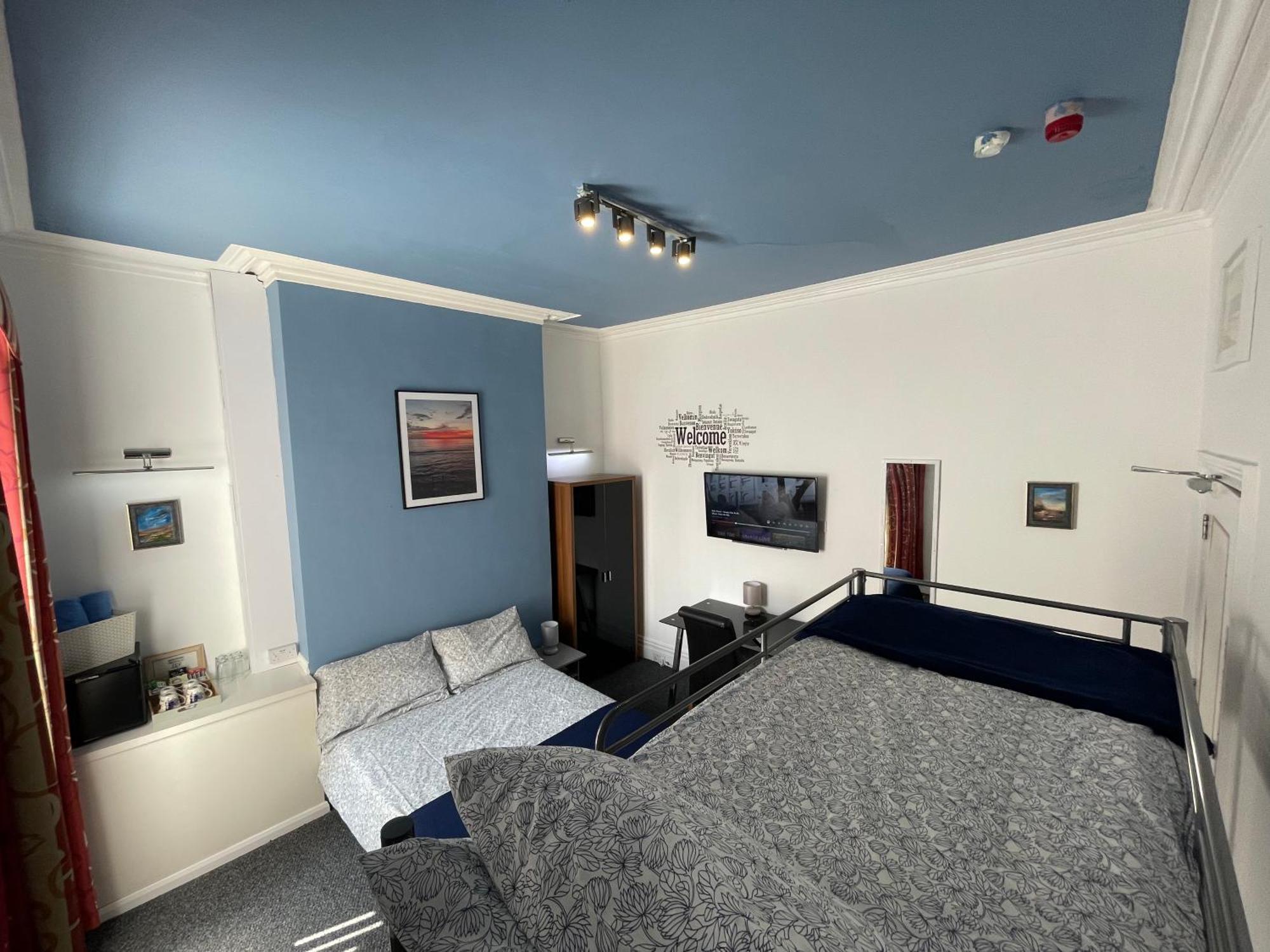 Backpackers Blackpool Hotel & Suites Экстерьер фото