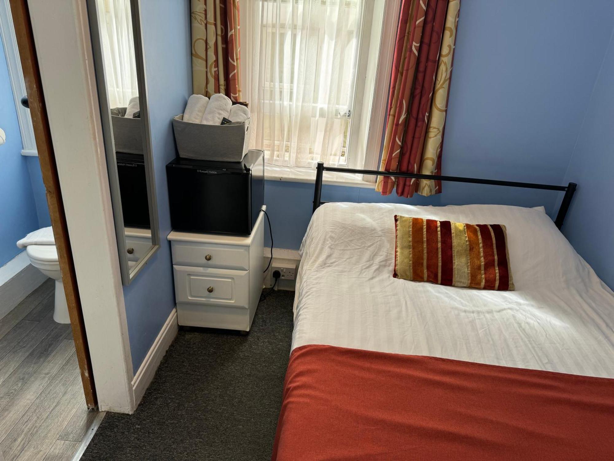 Backpackers Blackpool Hotel & Suites Экстерьер фото