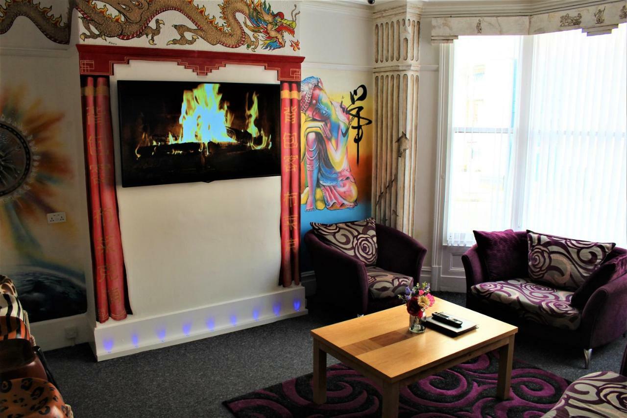 Backpackers Blackpool Hotel & Suites Экстерьер фото